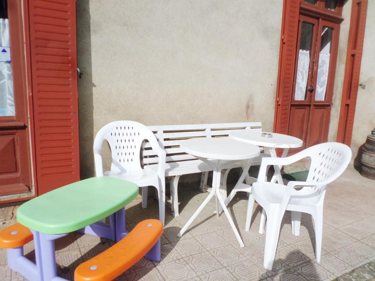 Les Marronniers Bed & Breakfast La Chapelle-sous-Brancion Bagian luar foto